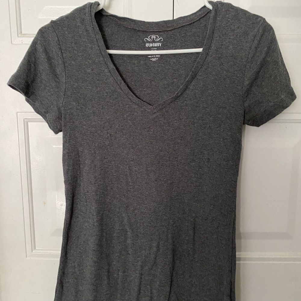 regular V-neck Tee